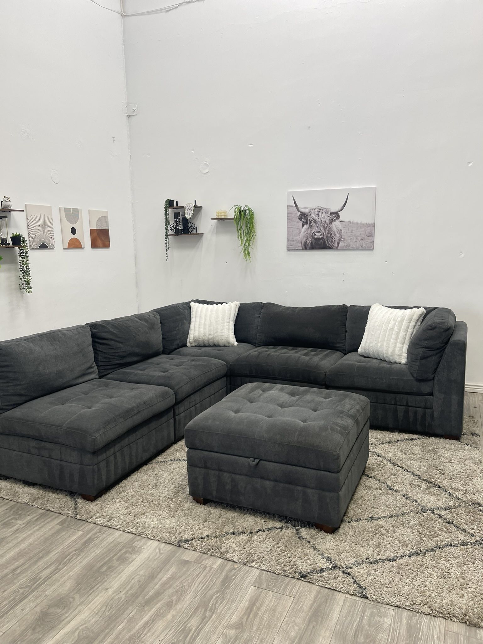 Thomasville Sectional Modular Couch - Free Delivery
