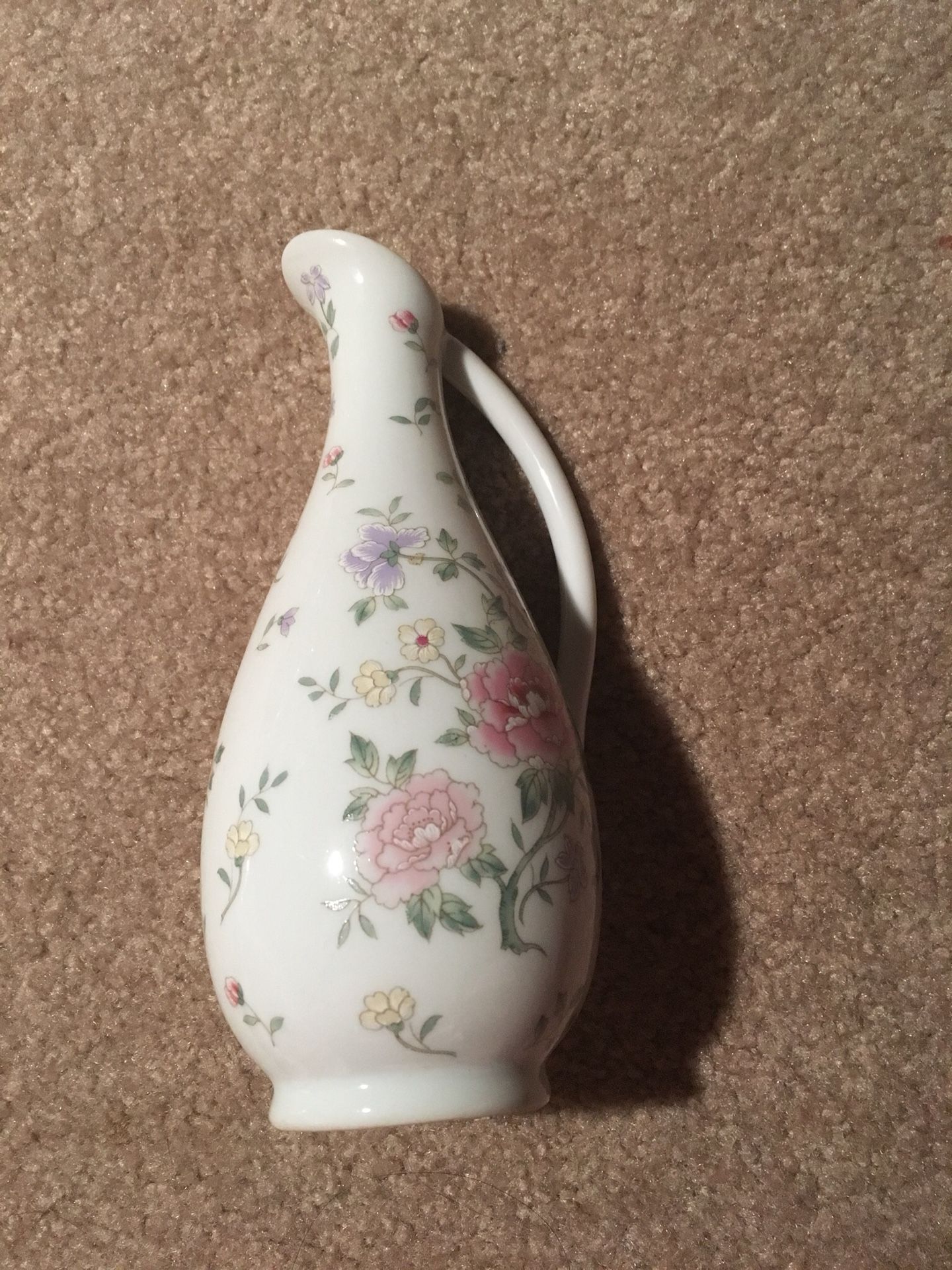 Chinese porcelain small vase