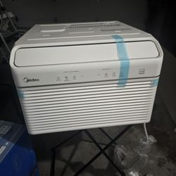 Midea 8,000 BTU Window AC – Smart Inverter (Cools 350 sq ft)