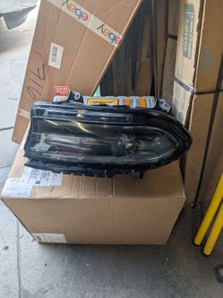 Dodge charger left side headlight halogen fit 2018  2019 2020 2021
