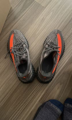 Yeezy Boost 350 V2 Carbon Beluga (Size 9.5)