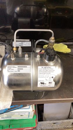 Carbonator pump for soda fountain drinks