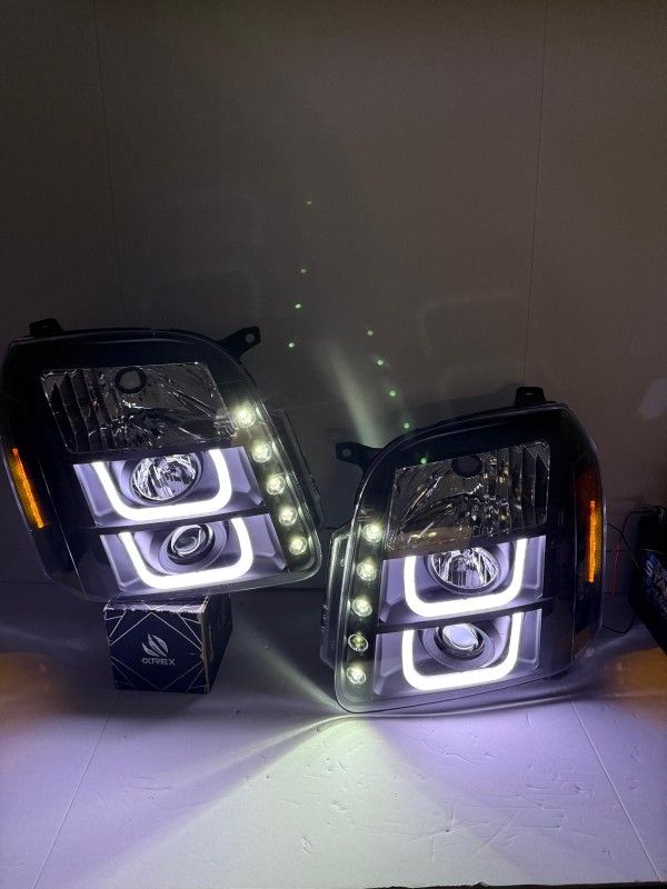 GMC Yukon 2007-2014 Headlights 