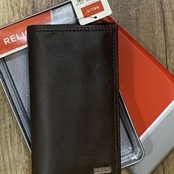 NEW! RELIC Zip Checkbook Wallet - Leather