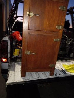 Antique Ice Box 