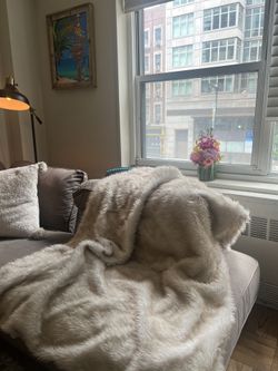 Faux fur Throw 