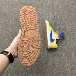 Jordan 1 Low Travis scott canary yellow