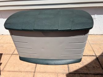 RUBBERMAID DECK BOX XL STORAGE CONTAINER
