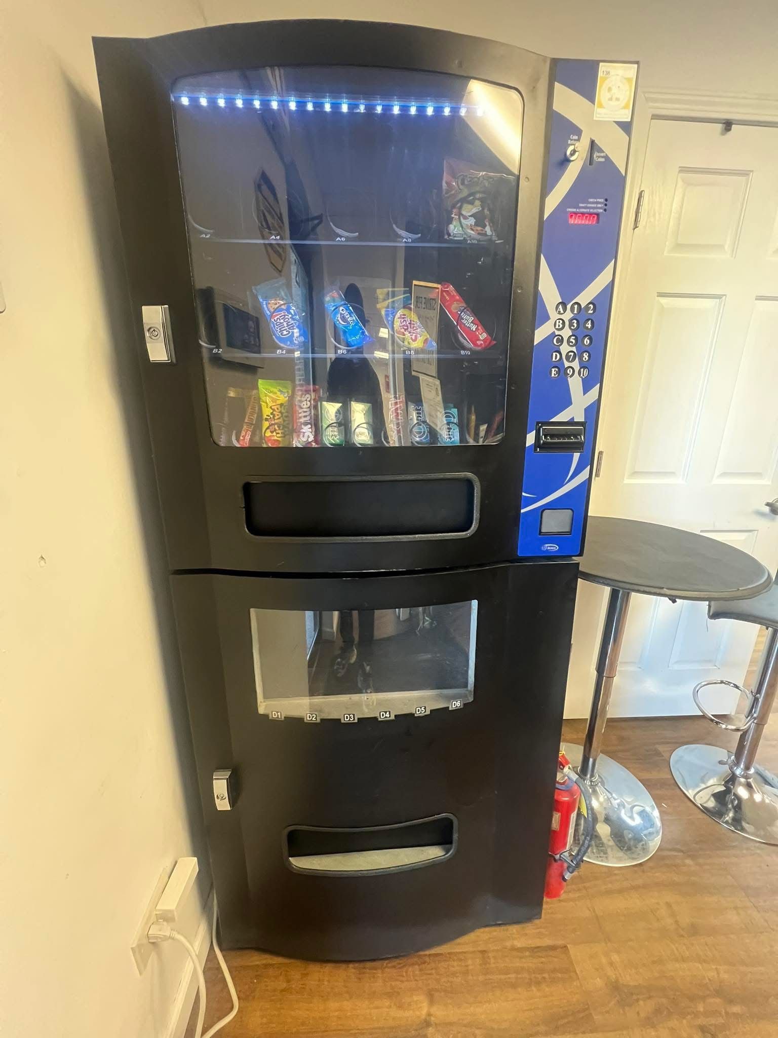 Combo Vending Machine. Snacks & Drinks,All Products : American Fashion Style Bags On Sale