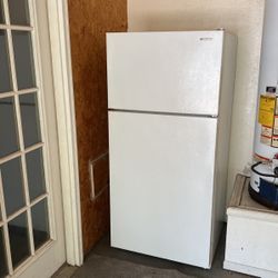 Refrigerator/ Freezer