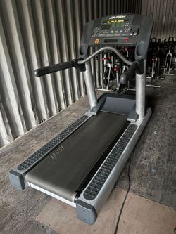 Life Fitness Integrity Classic Treadmills 5 Available 