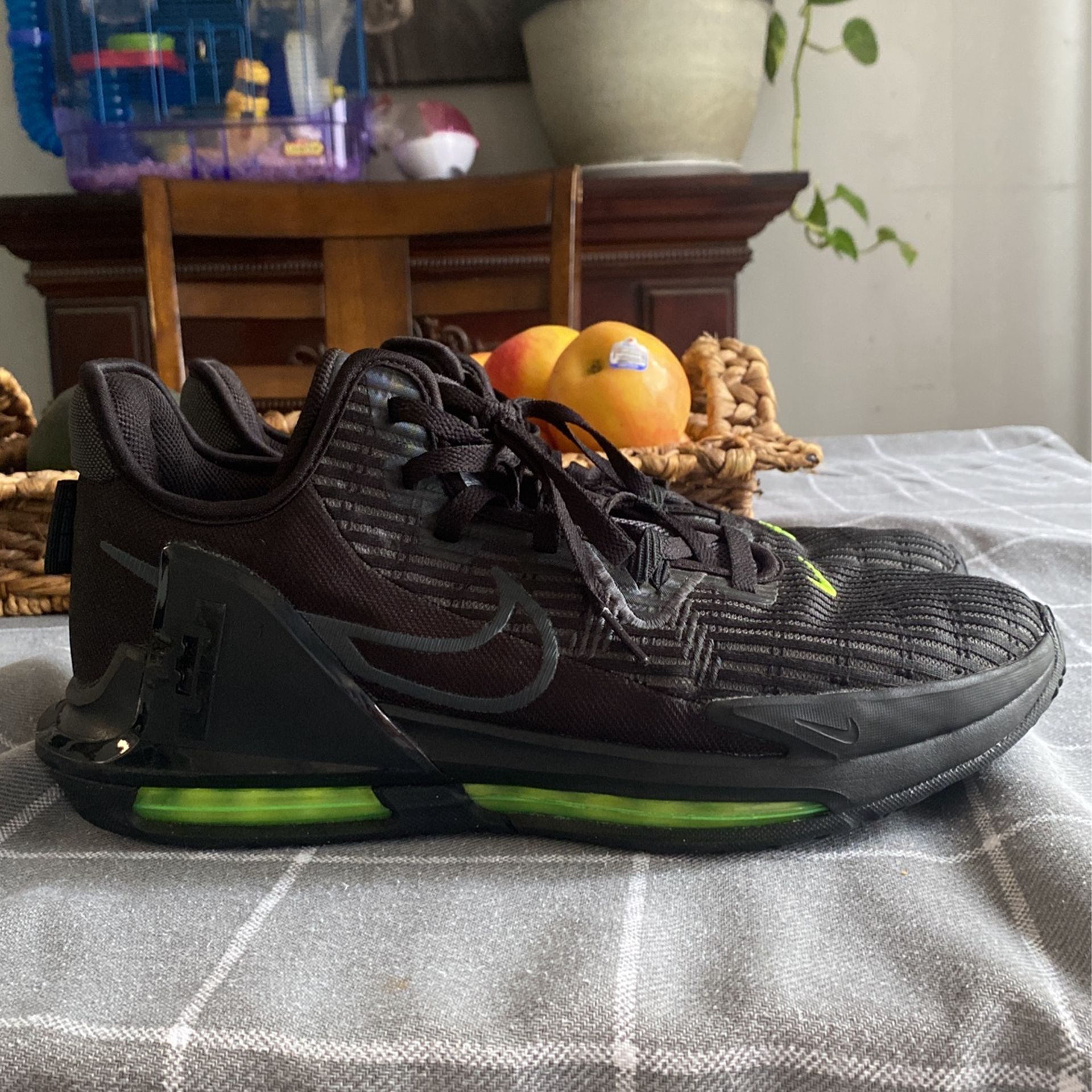 Nike Lebron Witness VI6 Volt
