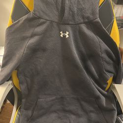 Under Armour Sweater — YXL —- Grey — Boy