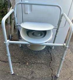Drive Medical Portable Bedside Commode Chair