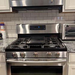 Samsung Gas Range And Microwave 