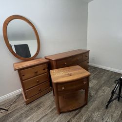 Full Bedroom Nightstand Set!