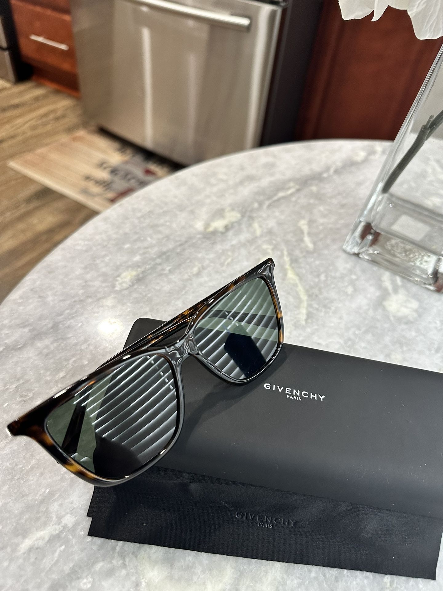 preowned GIVENCHY GV 7160/S women sunglasses preowned GIVENCHY women sunglasses - www.disolcolor.com main image 3