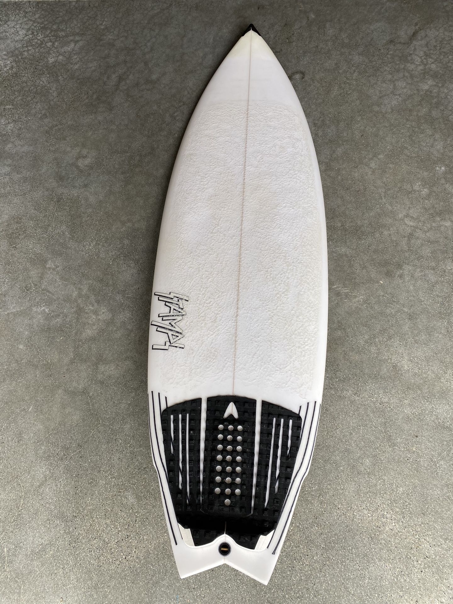 Surfboard, Stamps. 5’ 8” Quad