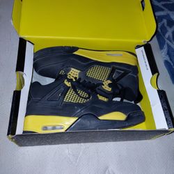 JORDAN 4S SIZE 9 LOOKING FOR OFFERS