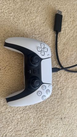 PS5 DualSense controller (white)
