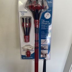 Light Changing Pole - Extends To 11 Feet