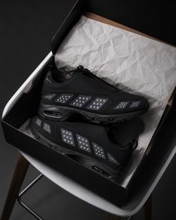 Brand new Nike Air Max  “Triple Black” Size 8M w/ Box