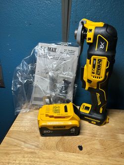 DeWalt oscillating Tool Kit NEW!!