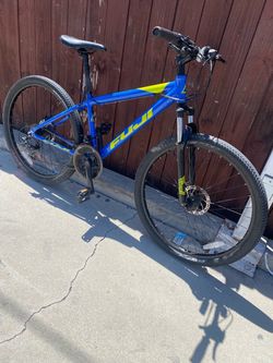 Fuji adventure 21 speed tires 27.5 disc brakes