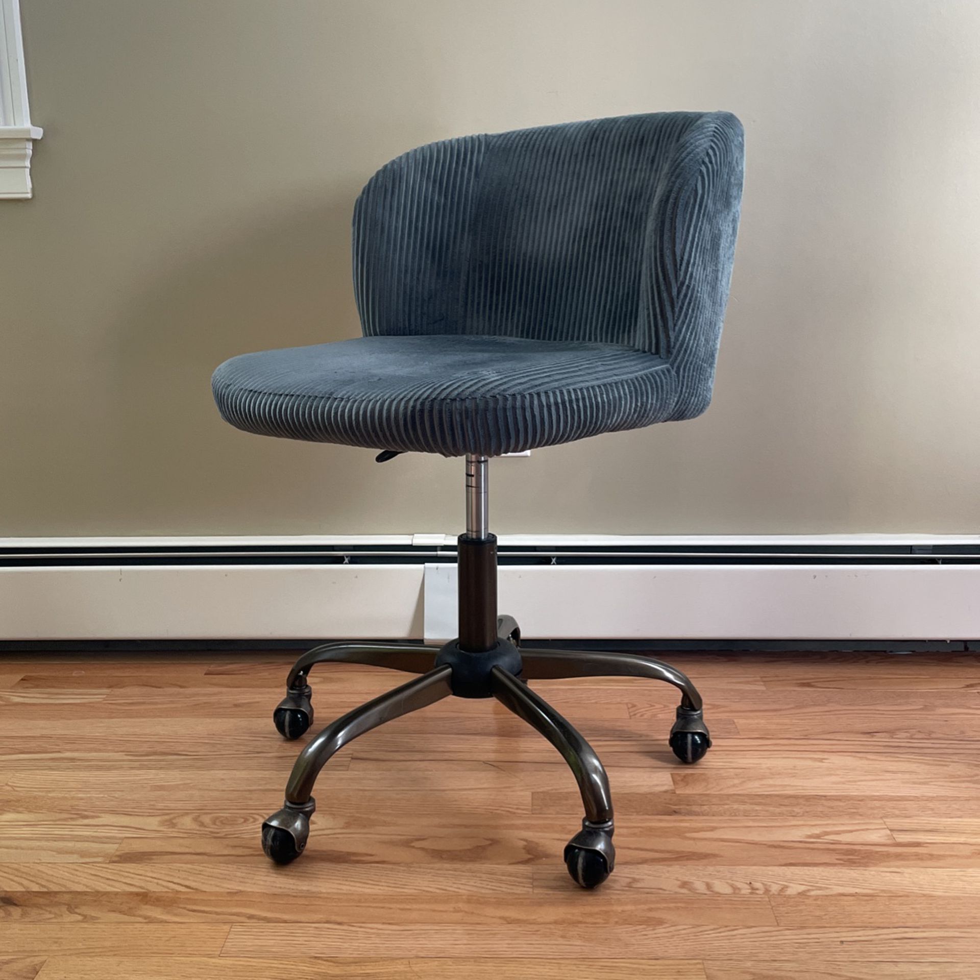 Velvet Ribbed Desk Chair