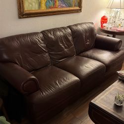 Premium Brown Leather Sofa – Excellent Deal!