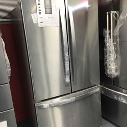 New Scratch And Dent Whirlpool 25 Cu Ft Stainless Steel French Door Fridge. 1 Year Warranty 