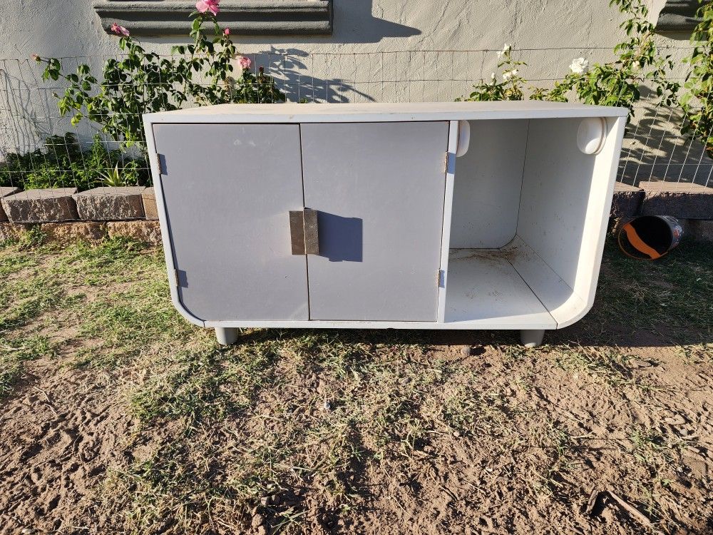 Cat Litter Enclosure