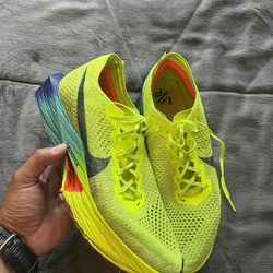Nike Vaporlfy Size 11