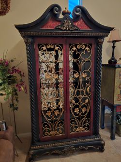 Vintage Baroque Style Display Vitrine Cabinet