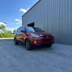 2014 HYUNDAI TUCSON - LEATHER, BACKUP CAMERA!