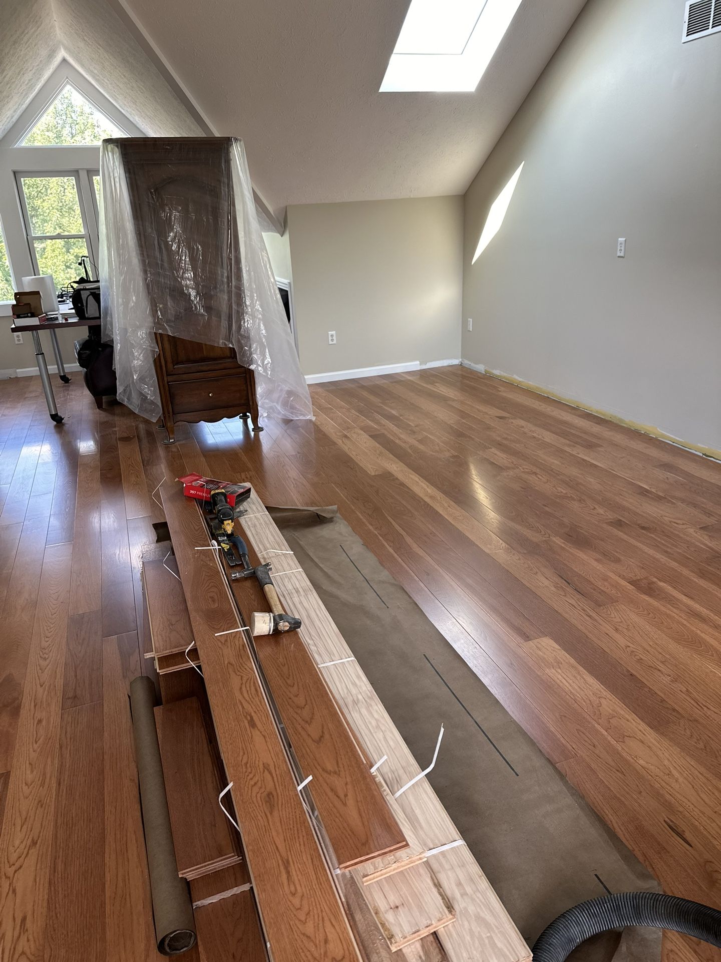 260 Sq Ft Hickory Hardwood