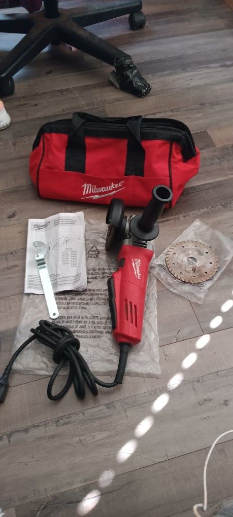 Milwaukee Grinder