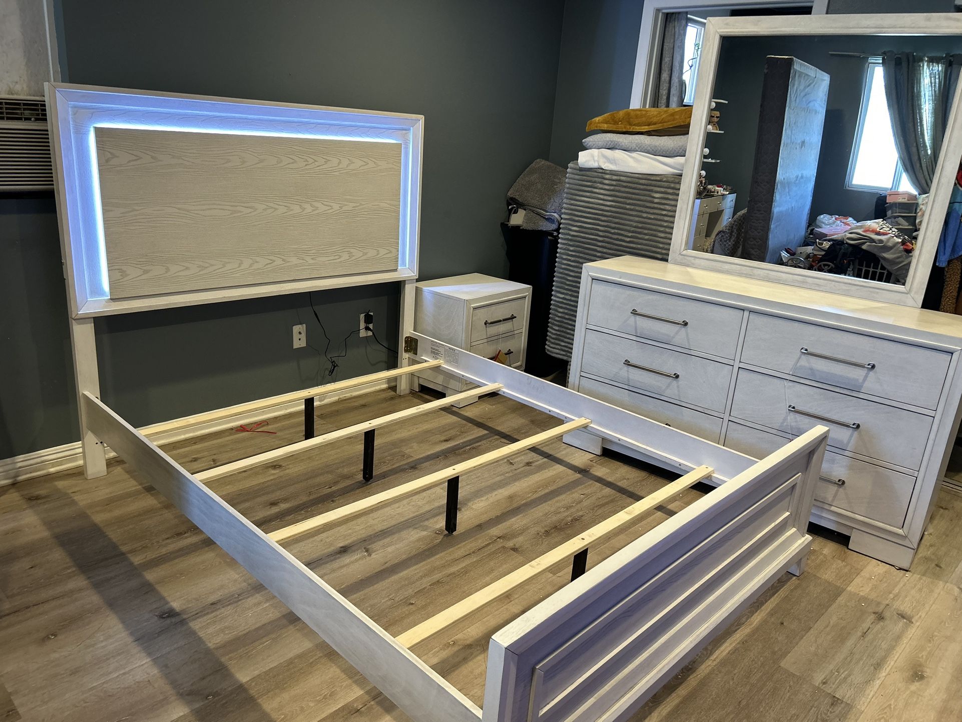 Brand. New Elegant Antique White Queen Size LED Bedroom Set