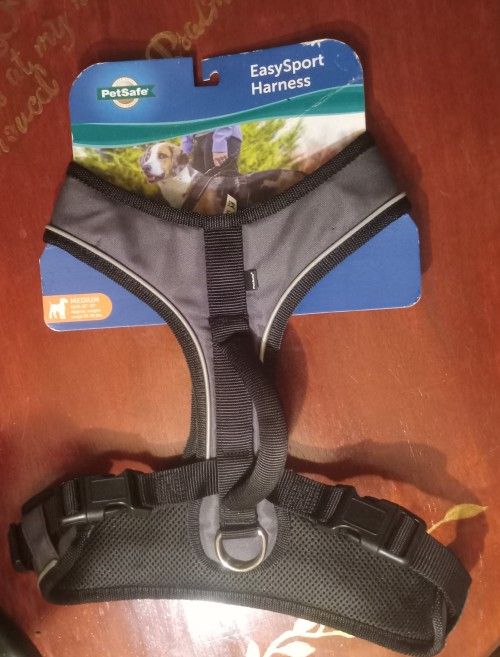 NEW PetSafe Easy Sport Medium Harness 