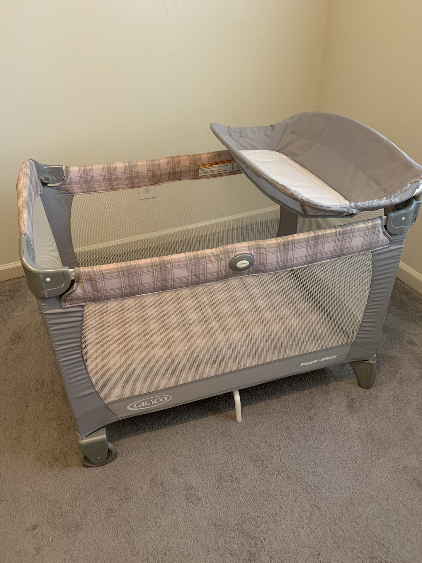 Graco Pack & Play with Changing Table