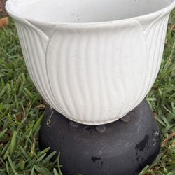 White Ceramic Flower Pot (30 cm)