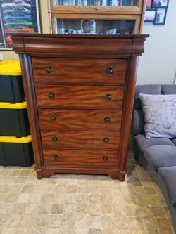 5 Drawer Dresser Chest