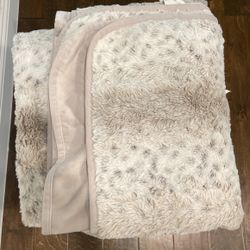 Very Soft Pet Dog Blanket - Brentwood - Snow Leopard Color