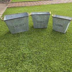Set of 3 Metal Planter Flower Pots Rustic Chic