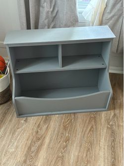 Free storage shelf