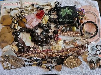 2LBS + Jewelry Estate Costume Vintage Mix necklaces bracelets pins rings Lot 1B