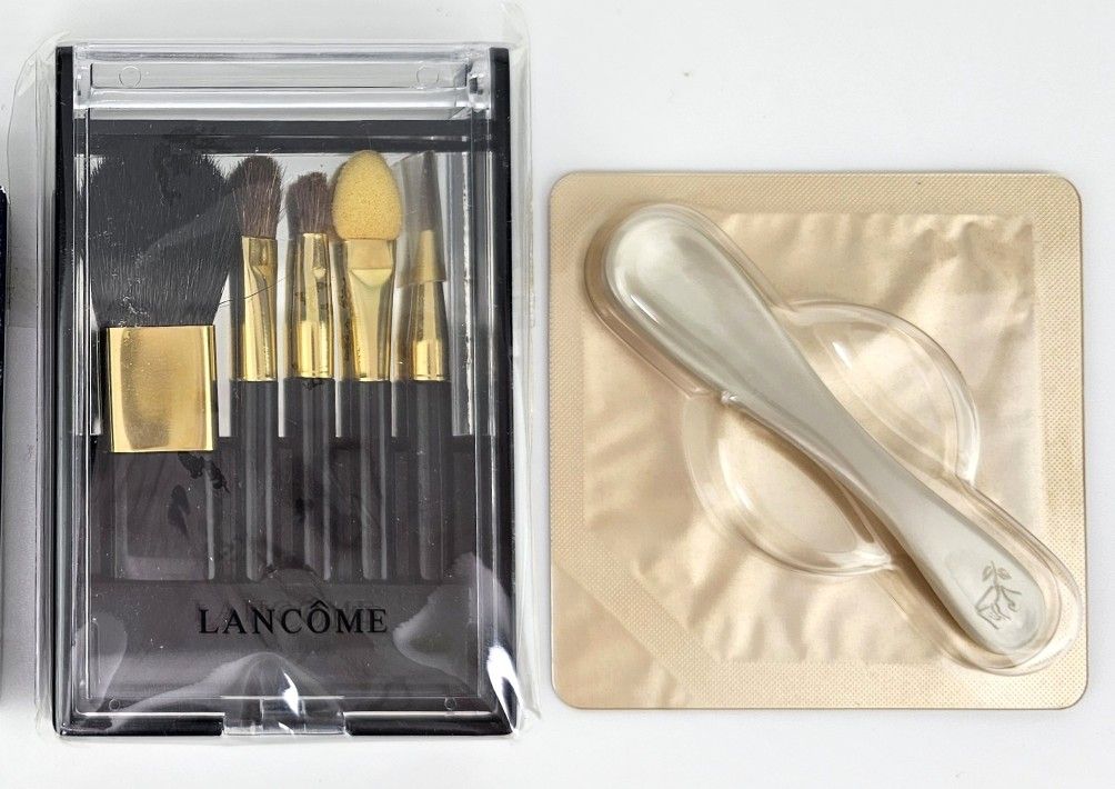 Lancome 5-Piece Travel Brush Set with Case, Makeup Spatula