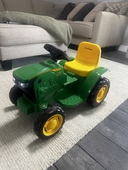 Kids John Deere Riding Tractor