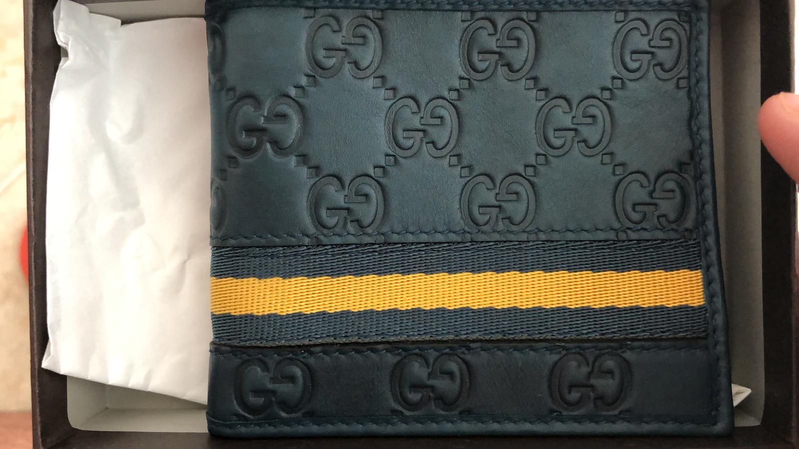 Retail price $375* Gucci wallet men GUCCI two fold 100% Authentic Gucci  *NEW* 3848E 6969 for Sale in Miami Beach, FL - OfferUp