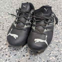 Puma Soccer Cleats Shoes Size 4